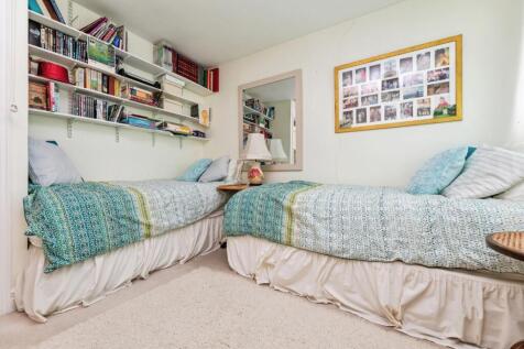 pbox-bedroom-324124.jpg