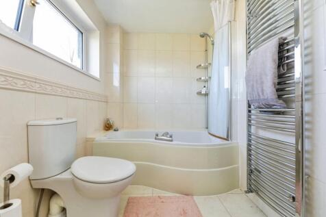 pbox-bathroom-324124.jpg