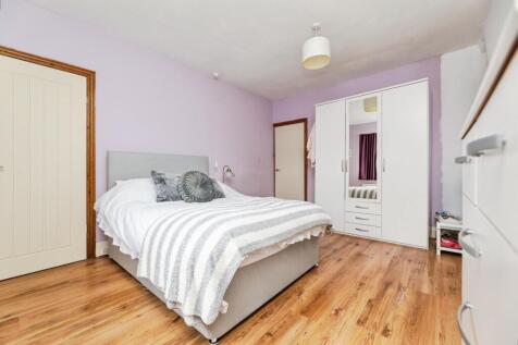 pbox-bedroom-326008.jpg