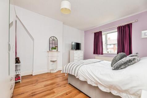 pbox-bedroom-326008.jpg