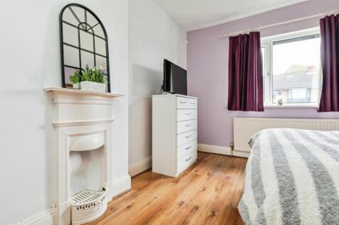 pbox-bedroom-326008.jpg