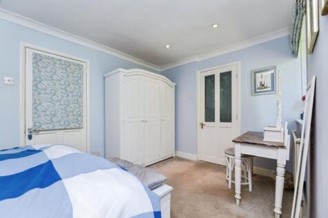 pbox-bedroom-325953.jpg