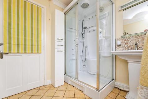 pbox-bathroom-325953.jpg