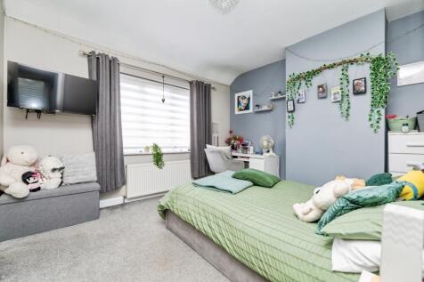 pbox-bedroom-327107.jpg