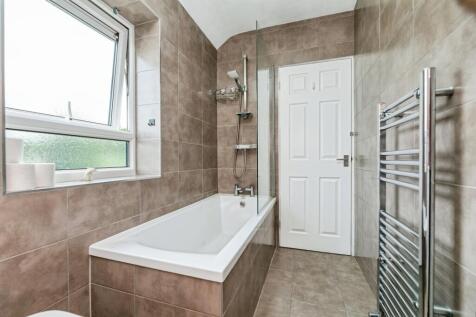 pbox-bathroom-327107.jpg