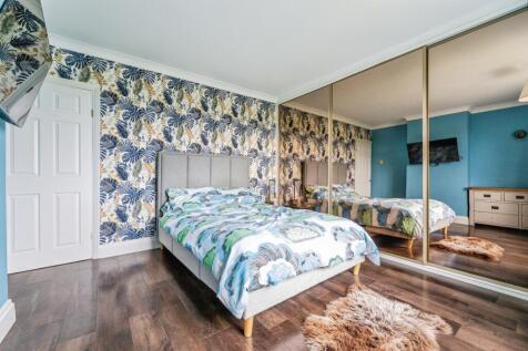 pbox-bedroom-326971.jpg