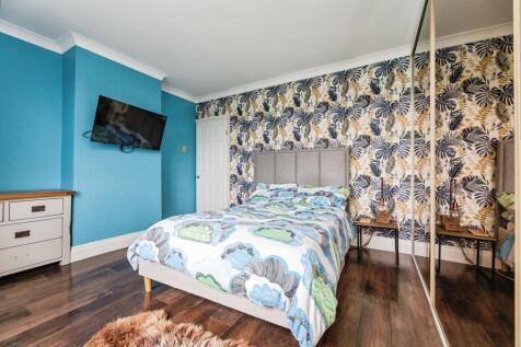 pbox-bedroom-326971.jpg