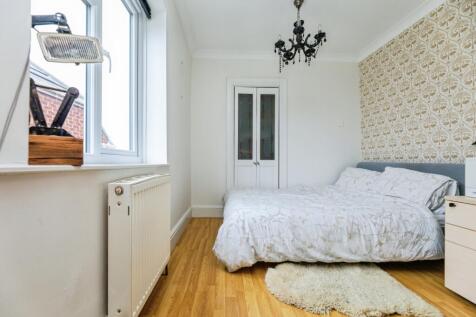 pbox-bedroom-326971.jpg
