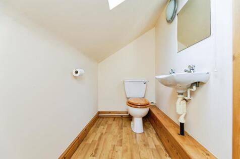 pbox-bathroom-327047.jpg
