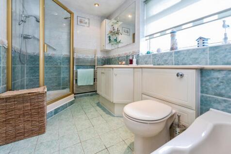 pbox-bathroom-332060.jpg