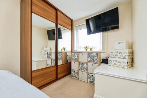 pbox-bedroom-332084.jpg