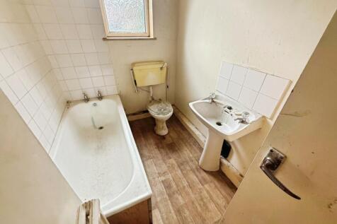 pbox-bathroom-333692.jpg