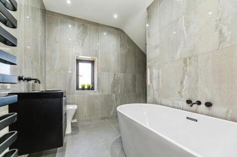 pbox-bathroom-333302.jpg