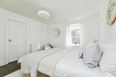 pbox-bedroom-334144.jpg