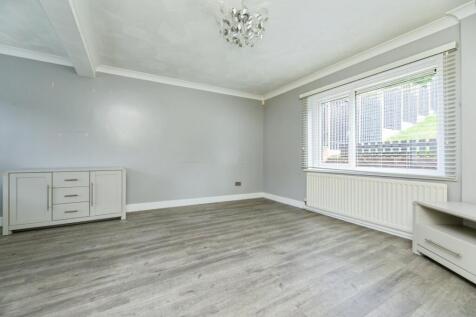 pbox-bedroom-330846.jpg