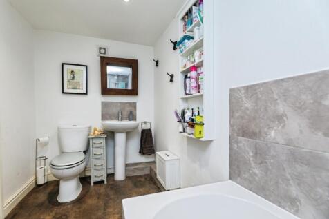pbox-bathroom-333381.jpg