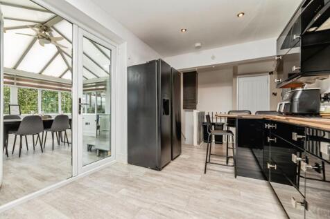 pbox-dining_room-335716.jpg
