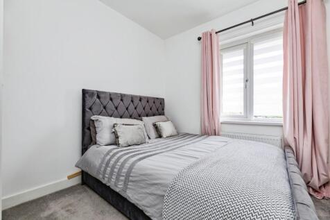 pbox-bedroom-335716.jpg