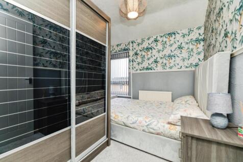 pbox-bedroom-345742.jpg