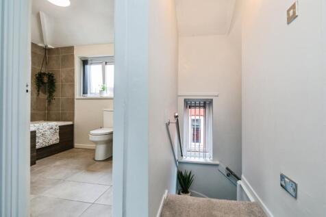 pbox-bathroom-345742.jpg