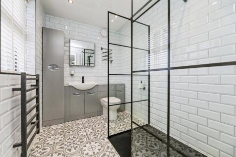 pbox-bathroom-346909.jpg