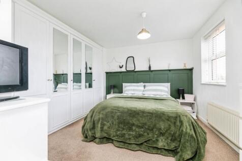 pbox-bedroom-346909.jpg