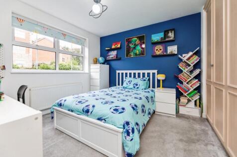 pbox-bedroom-346909.jpg