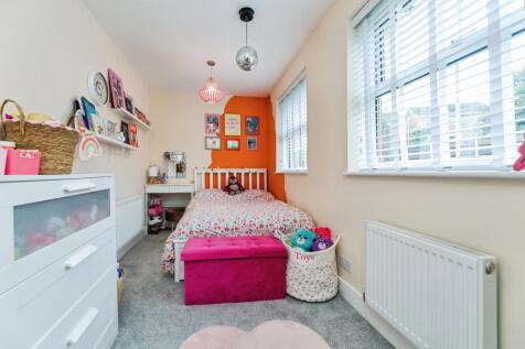 pbox-bedroom-346909.jpg