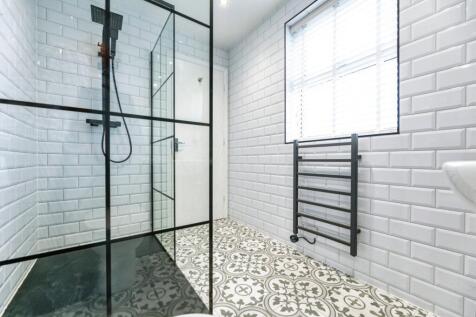 pbox-bathroom-346909.jpg