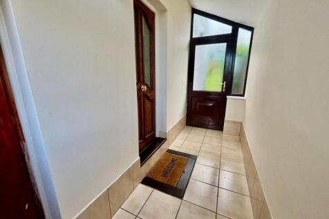 6 Cross porch 1.jpg