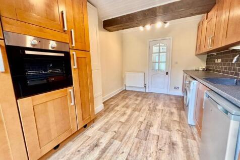 6 Cross kitchen 1.jpg