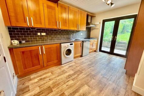 6 Cross kitchen.jpg