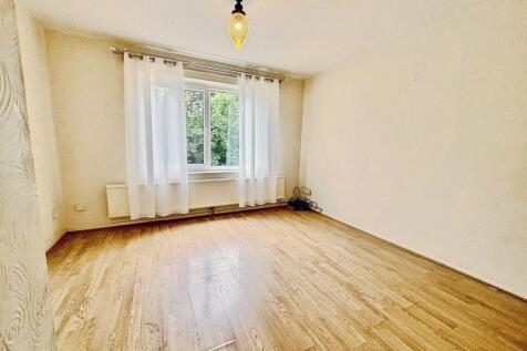 pbox-bedroom-327110.jpg