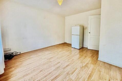 pbox-bedroom-327110.jpg