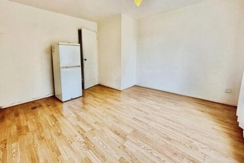 pbox-bedroom-327110.jpg