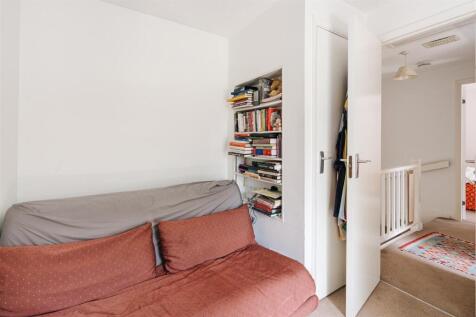 St_Crispins_Close-11.jpg