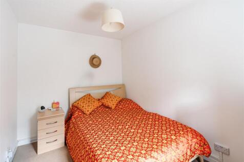 St_Crispins_Close-08.jpg