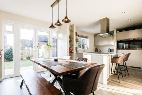 Dining/ Kitchen Area