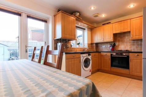 Kitchen/ Dining Room