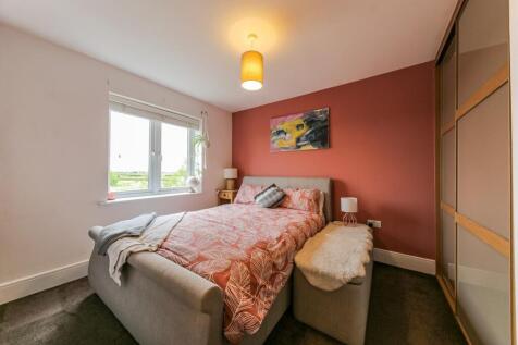 Master bedroom.jpg