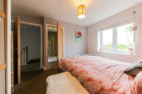 Master bedroom.jpg