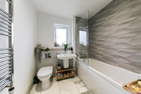 Family bathroom.jpg