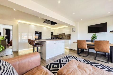 Kitchen - family room.jpg