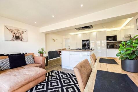 Kitchen - family room.jpg