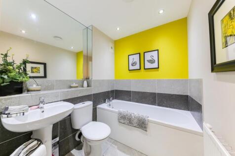 Family bathroom.jpg