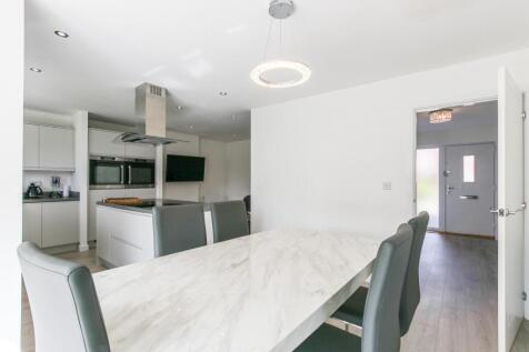 Kitchen/ Dining Room