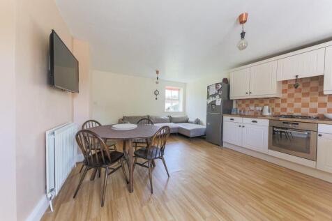 Kitchen / Dining