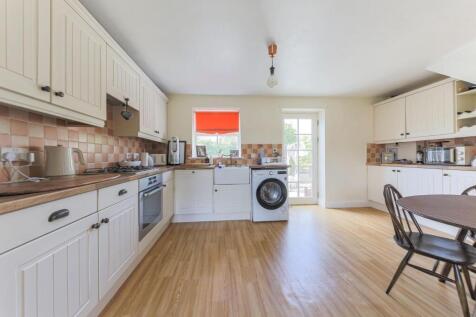 Kitchen / Dining