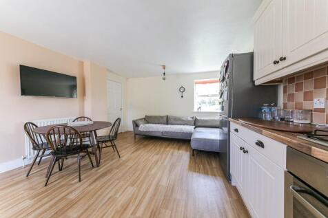 Kitchen / Dining