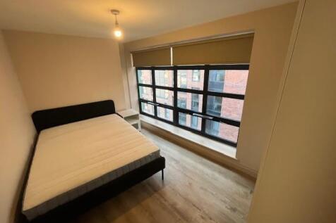 10 Madox Bedroom.jpg